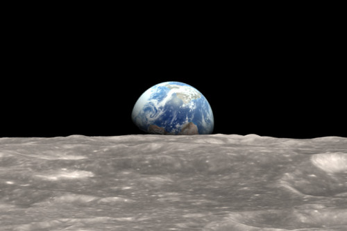 Earthrise_Revisited_2013 Wikimedia Commons